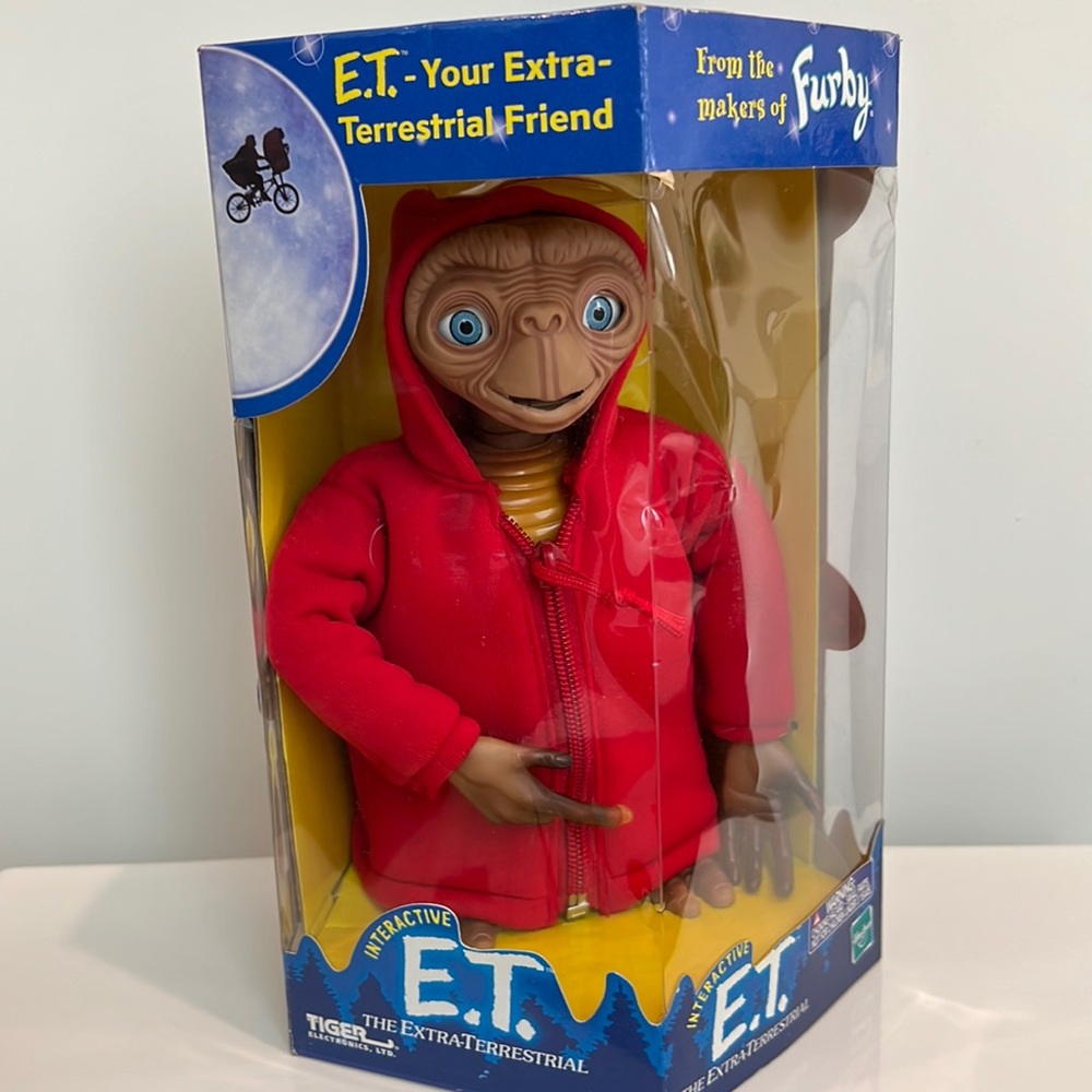 E.T. Furby Interactive Figure